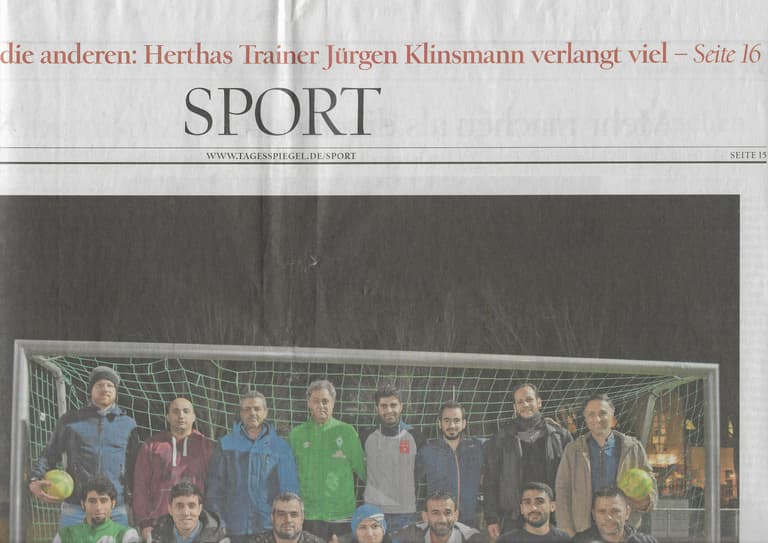 Foto nach Abschluss der Schiedsrichterausbildung (Der Spiegel)